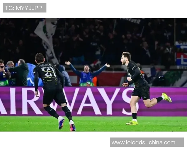 欧联杯巴黎圣日耳曼大胜那不勒斯乌龙球引发全场热议与转会传闻